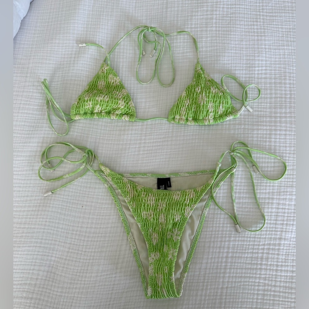 Triangl green and white bikini - size small top and bottom.